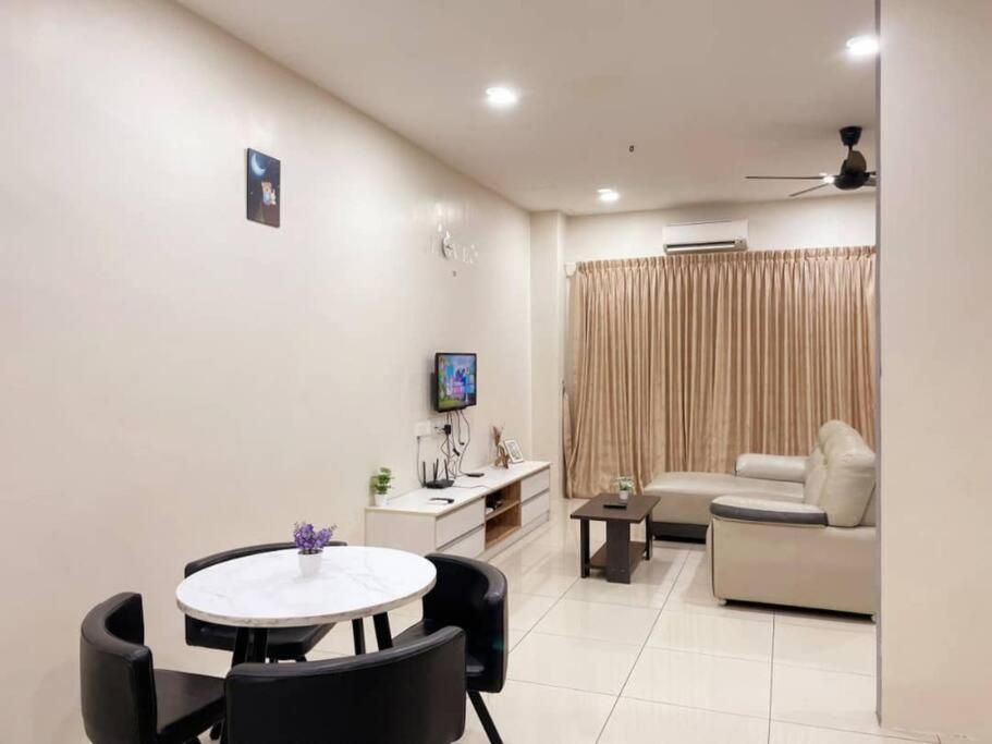 Cozyhouse 4Room 3Bath Room 10Pax'''Simpangampattasek Simpang Ampat  Exteriér fotografie