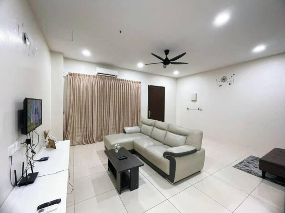 Cozyhouse 4Room 3Bath Room 10Pax'''Simpangampattasek Simpang Ampat  Exteriér fotografie