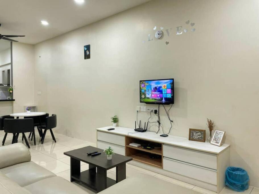 Cozyhouse 4Room 3Bath Room 10Pax'''Simpangampattasek Simpang Ampat  Exteriér fotografie